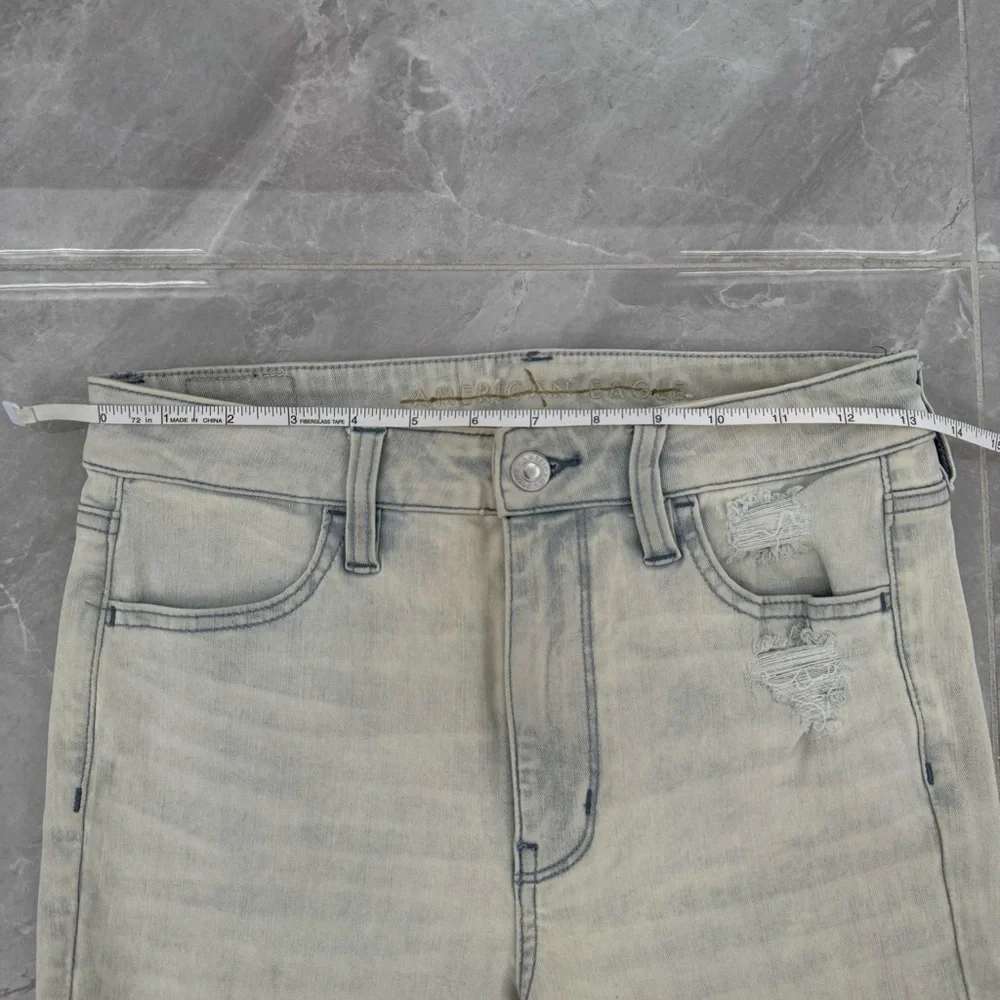 Women’s American Eagle Super Hi-Rise Distressed Light Wash Jeggings Size 4 - Picture 15 of 16